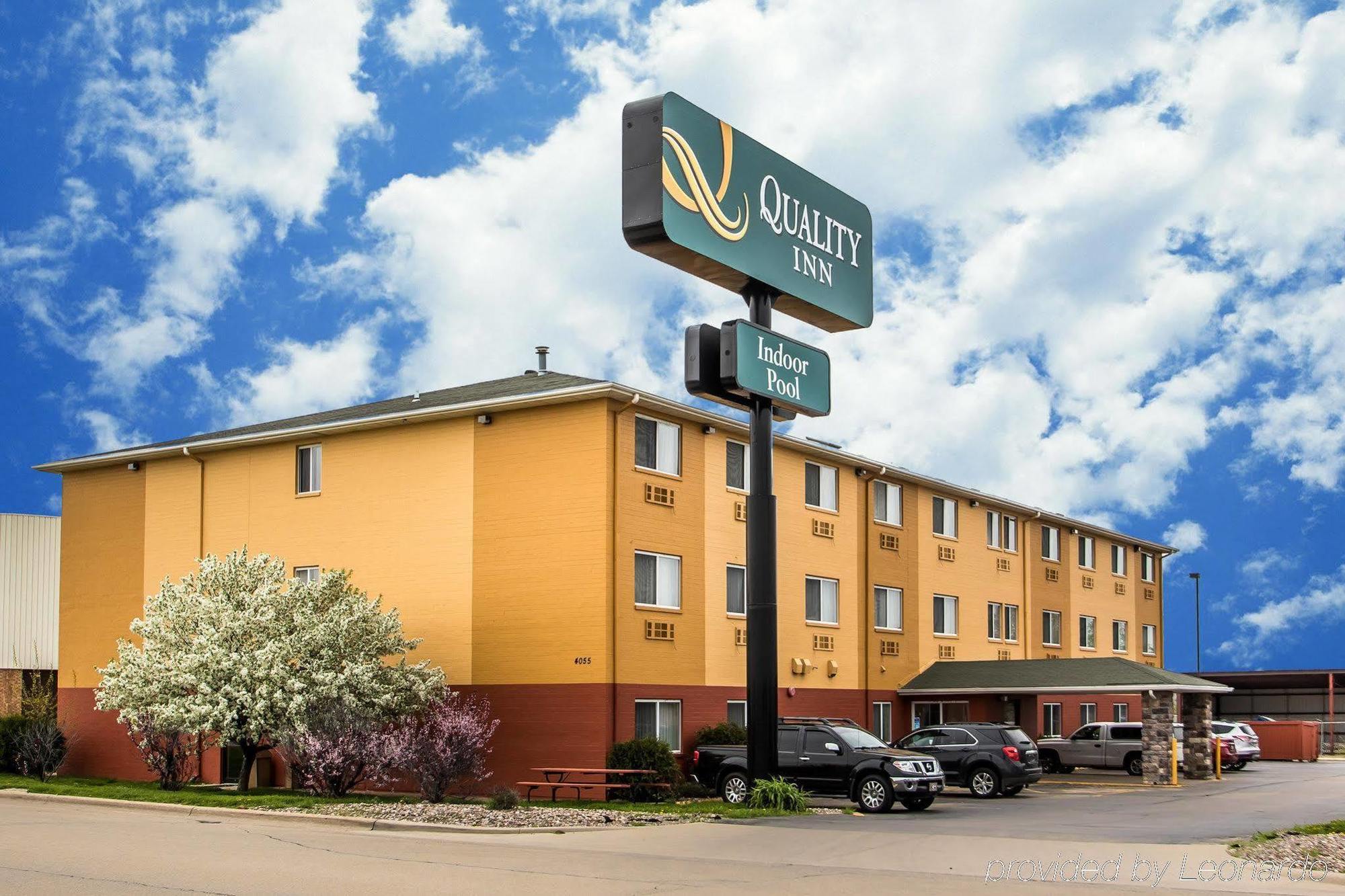 Quality Inn Dubuque On Hwy 20 Exterior foto